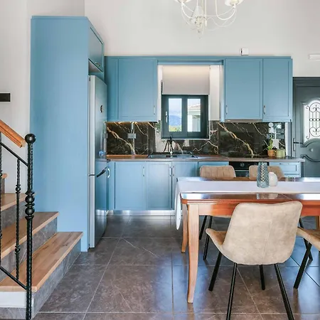 Willa Alexander Lakíthra